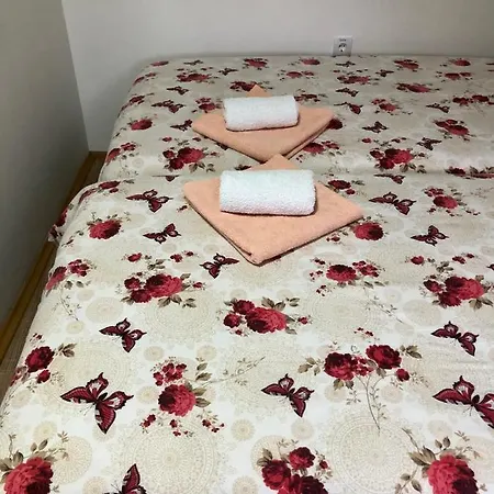 Prenociste Vojkic סומבור