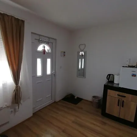 Prenociste Vojkic סומבור